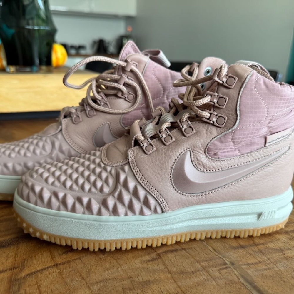 Nike Lunar Force 1 Duckboot Womens Sneaker-Particle Pink Sail AA0283-600 Size 7